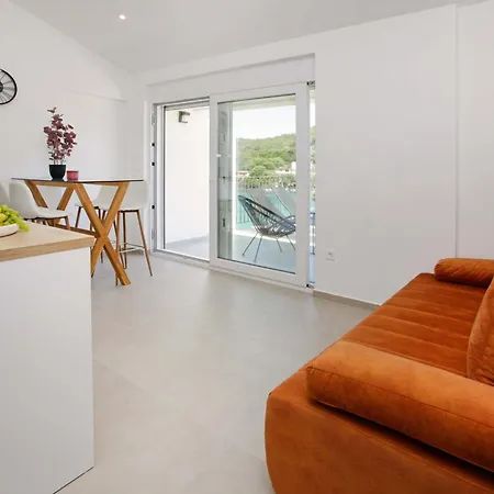 Mami كورتْشولا